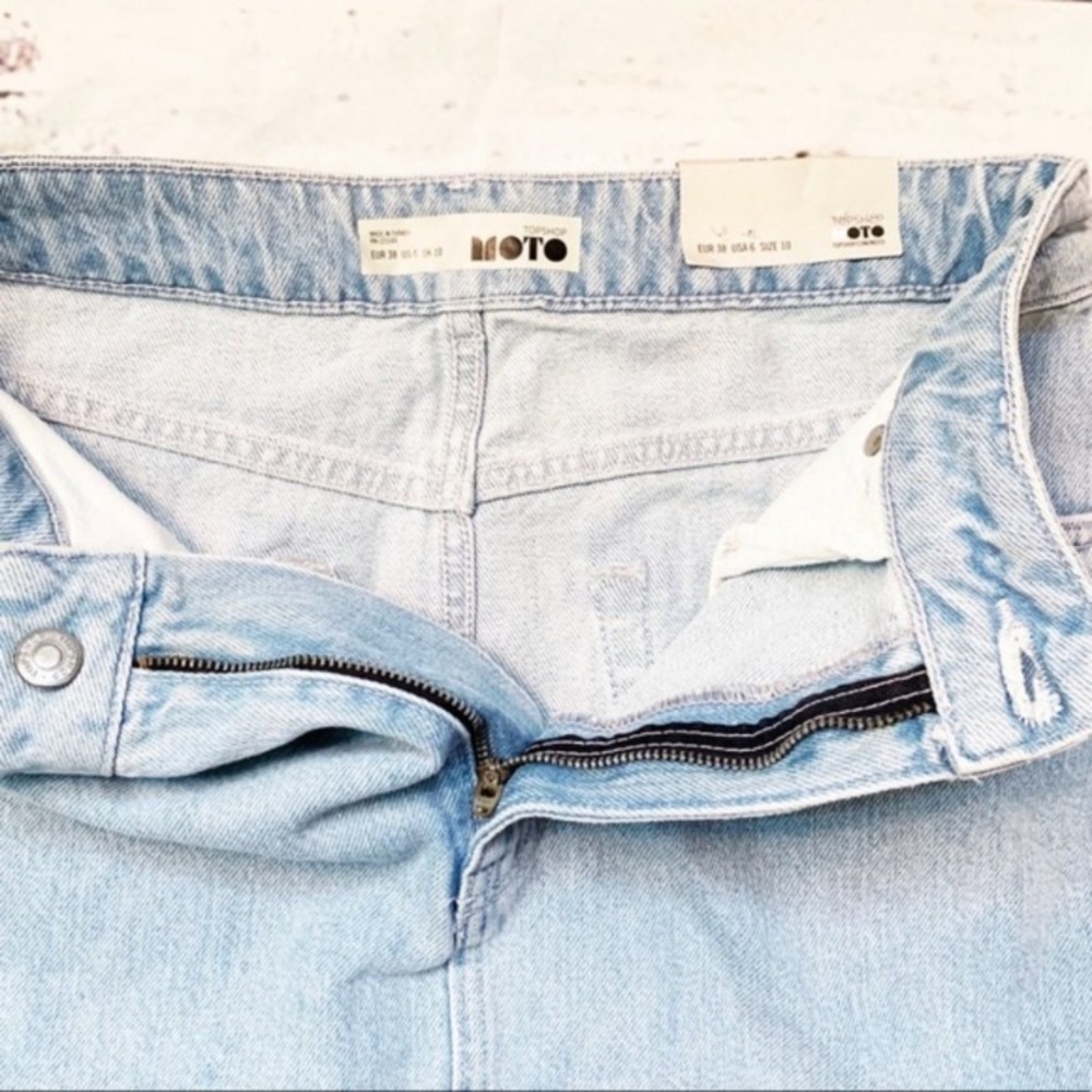 Topshop Denim Mini Bleached Jean Skirt Size 6 - Picture 3 of 7